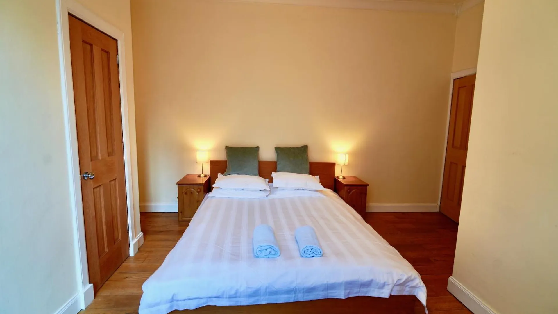 Apartment Spacious 2 Bed Apt Next To Royal Mile & Waverley Edinburgh
