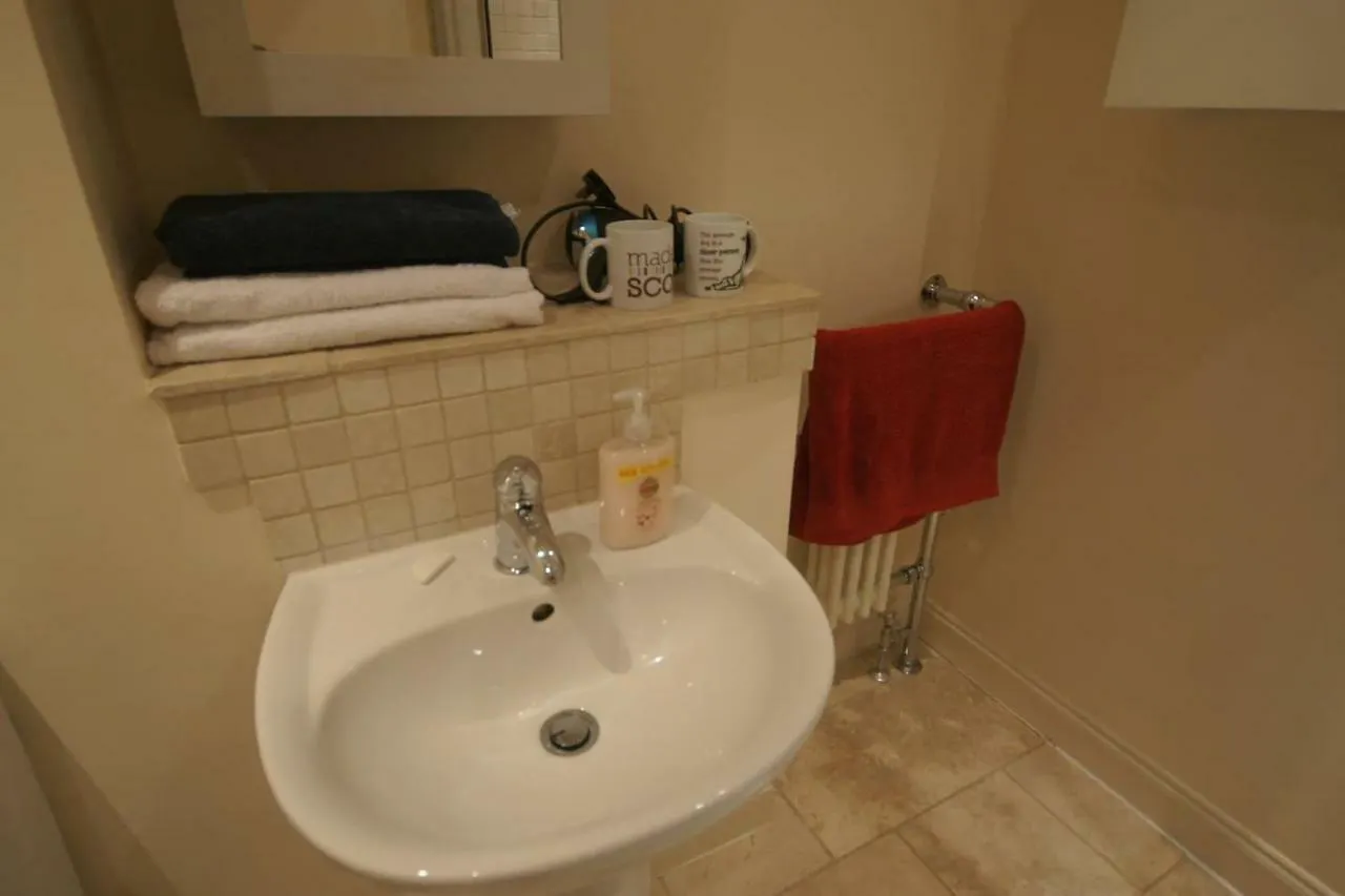 Spacious 2 Bed Apt Next To Royal Mile & Waverley Edinburgh 0*,  United Kingdom