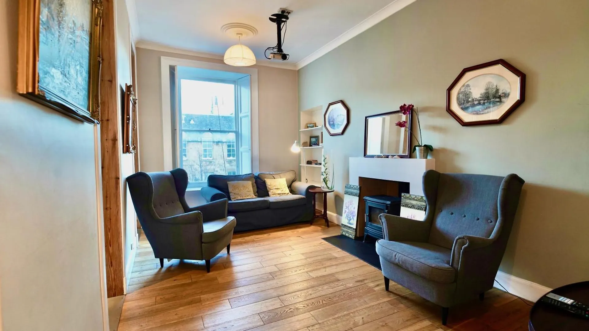 Spacious 2 Bed Apt Next To Royal Mile & Waverley Edinburgh 0*,  United Kingdom