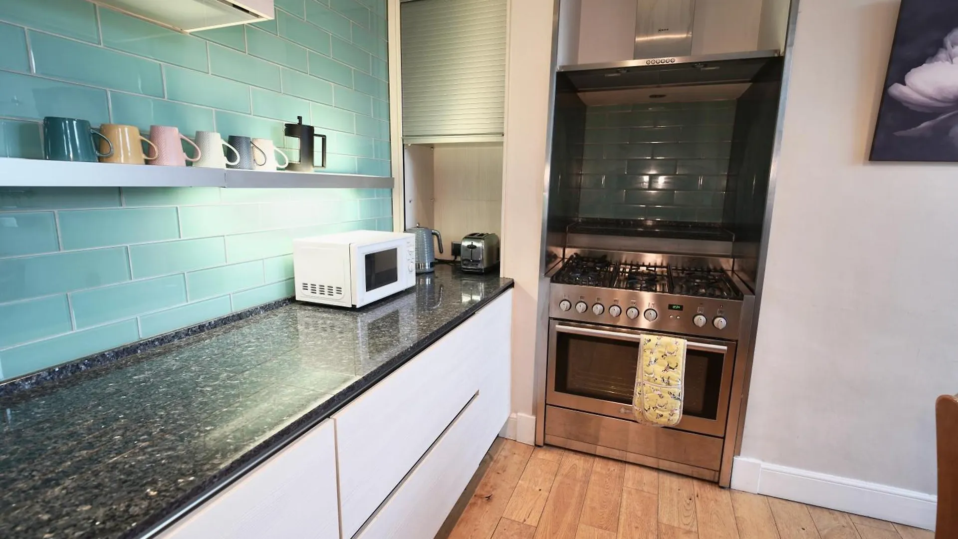 Spacious 2 Bed Apt Next To Royal Mile & Waverley Edinburgh