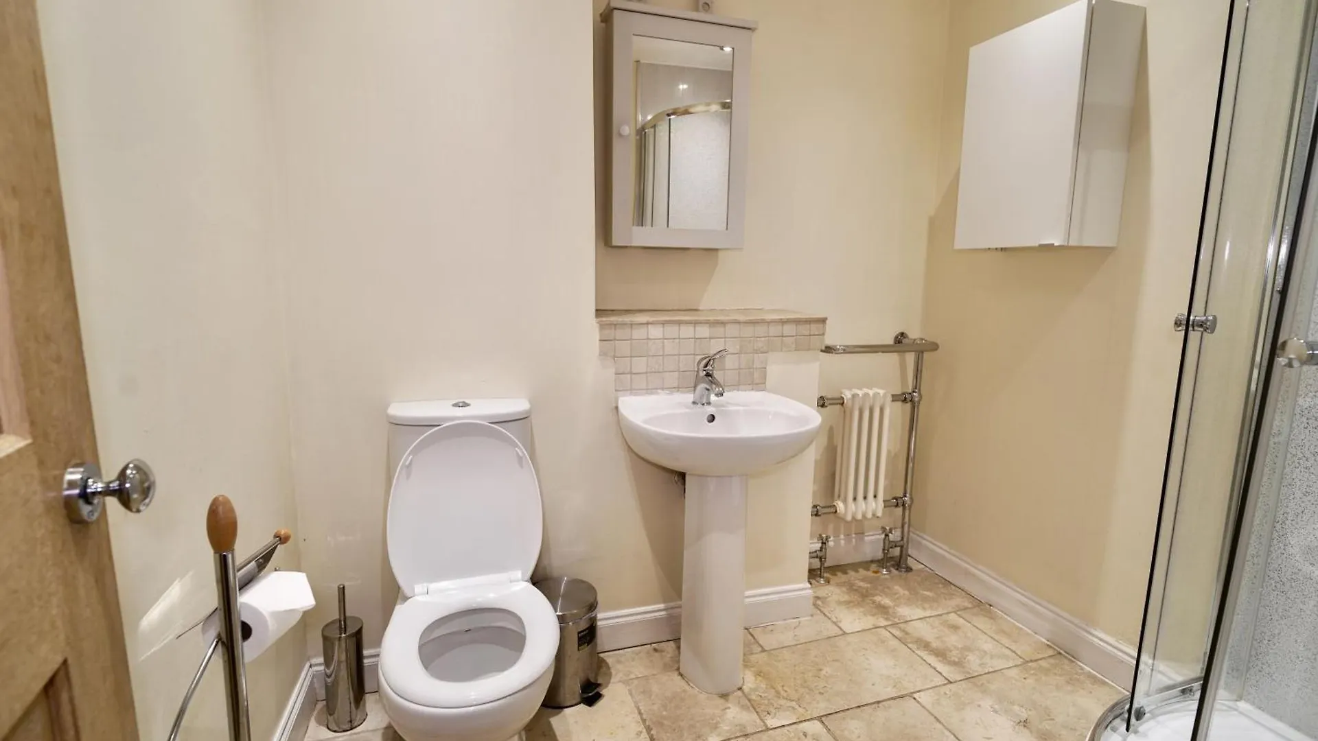 Spacious 2 Bed Apt Next To Royal Mile & Waverley Edinburgh