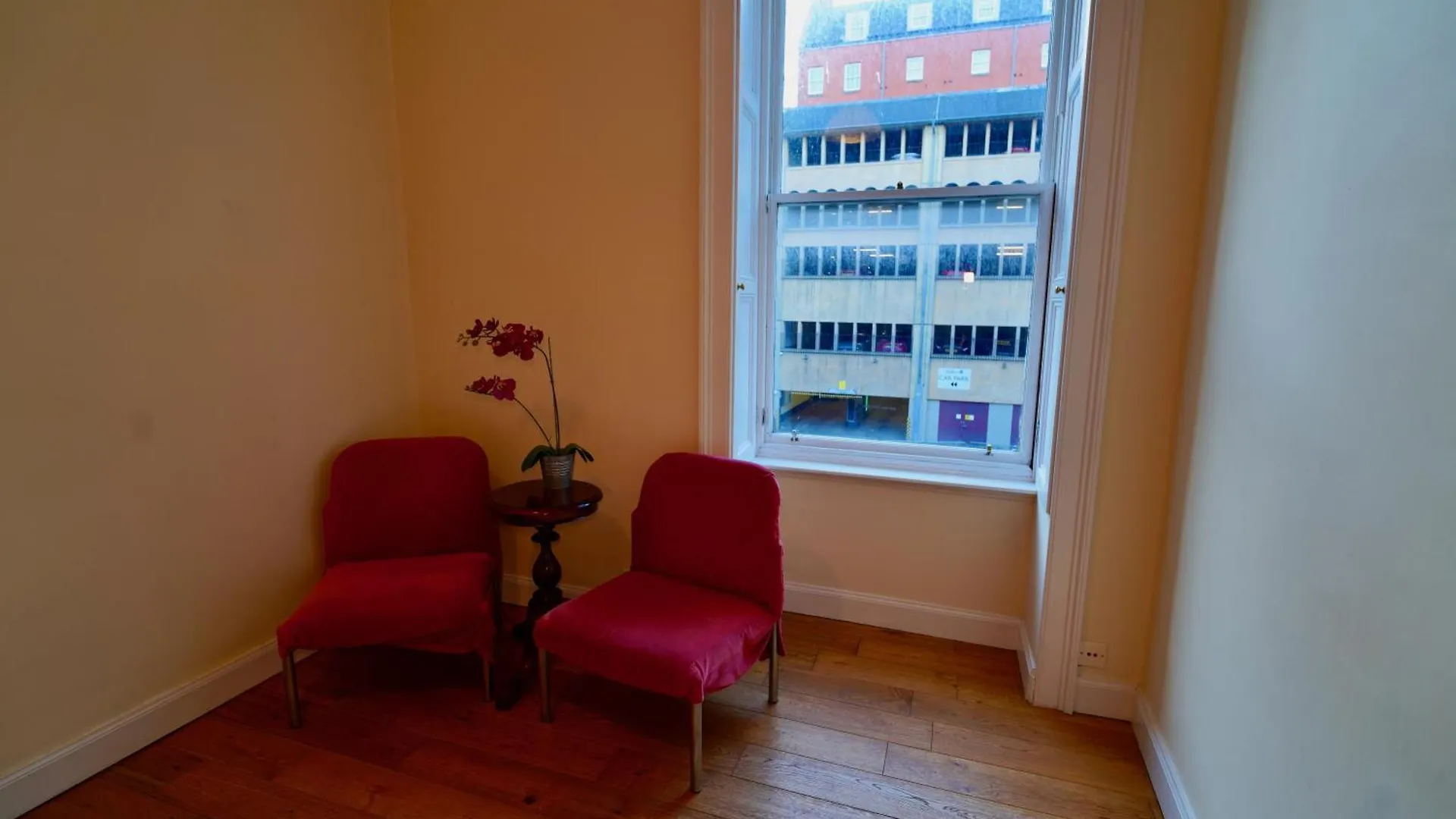Spacious 2 Bed Apt Next To Royal Mile & Waverley Edinburgh 0*,